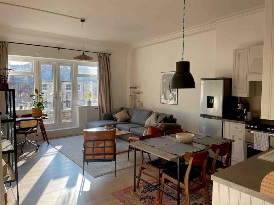 Stylish City-Centre Apartment With Balcony Λίβερπουλ Εξωτερικό φωτογραφία