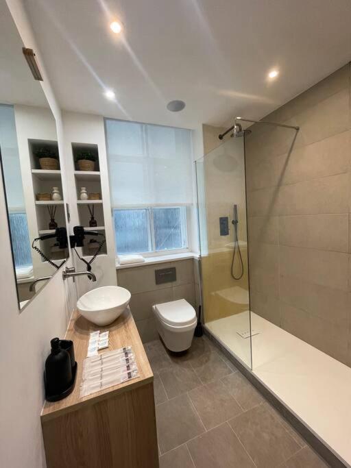 Stylish City-Centre Apartment With Balcony Λίβερπουλ Εξωτερικό φωτογραφία