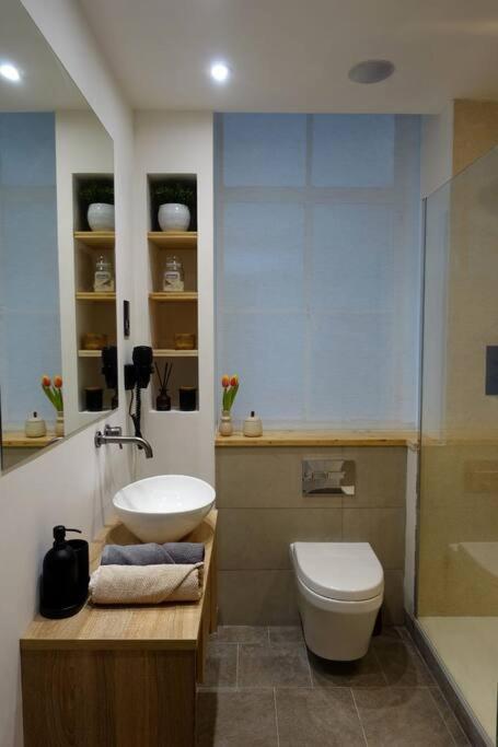 Stylish City-Centre Apartment With Balcony Λίβερπουλ Εξωτερικό φωτογραφία