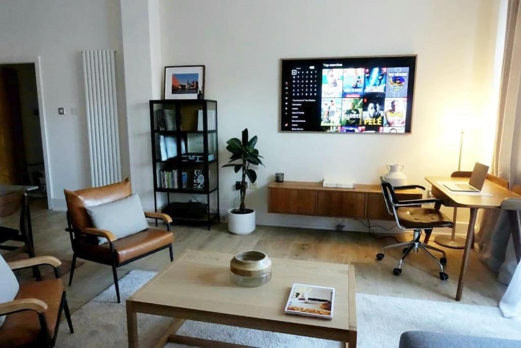 Stylish City-Centre Apartment With Balcony Λίβερπουλ Εξωτερικό φωτογραφία