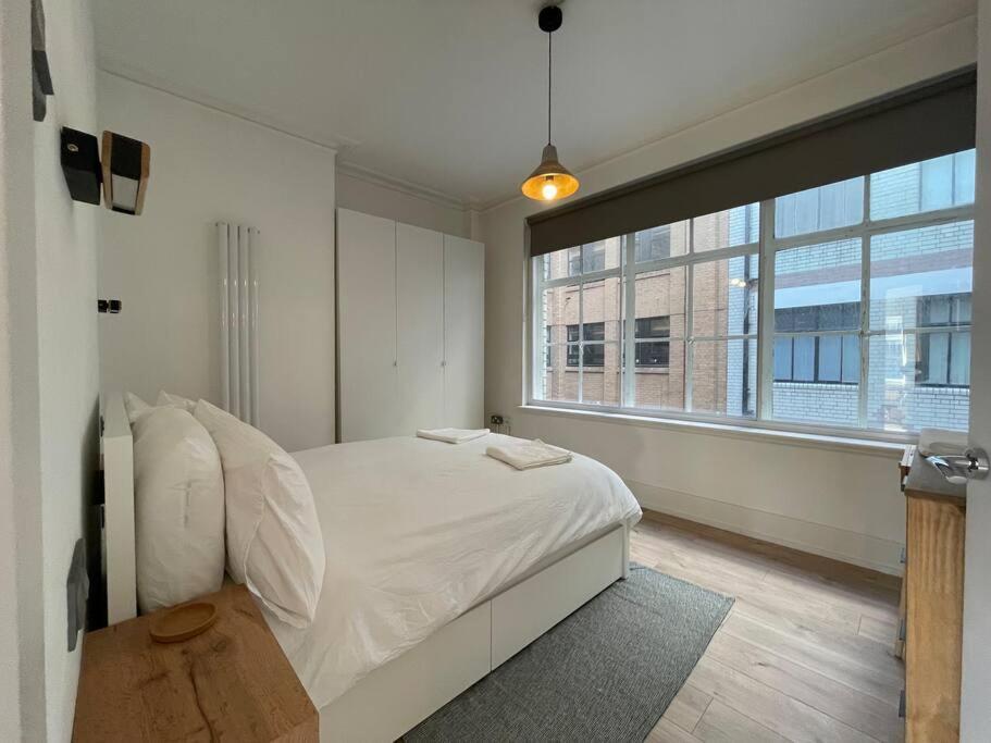 Stylish City-Centre Apartment With Balcony Λίβερπουλ Εξωτερικό φωτογραφία
